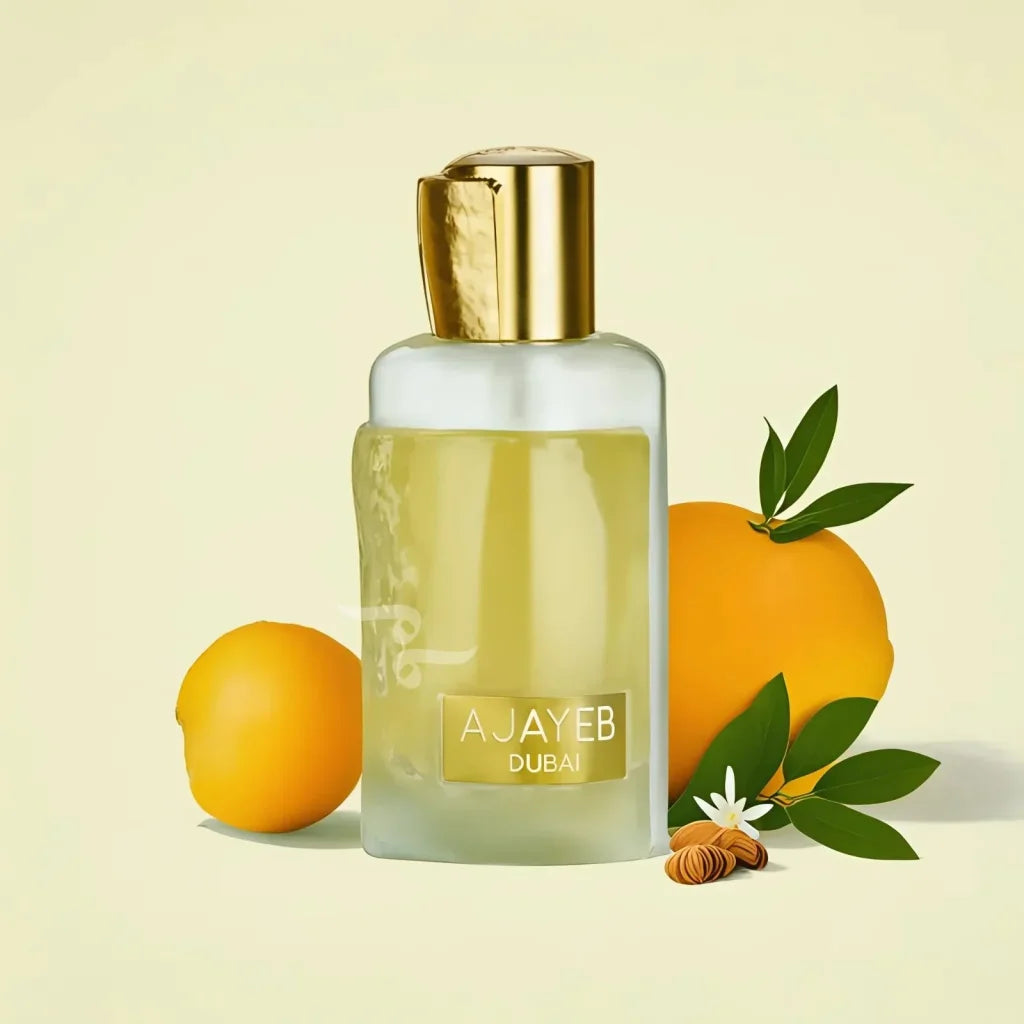 Ajayeb Dubai parfumfles met gouden en witte gestructureerde details, Dubai portrait