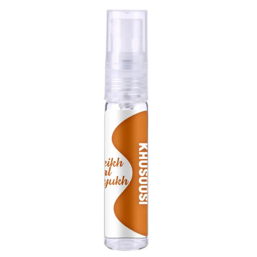 Witte en oranje spuitfles Lattafa Parfum Sheikh Shuyukh Khusoosi 100 ml