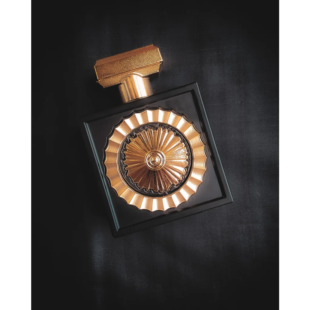 Salepify app Lattafa Pride parfum fles met goud en ruches voor Geurfamilie Gourmand