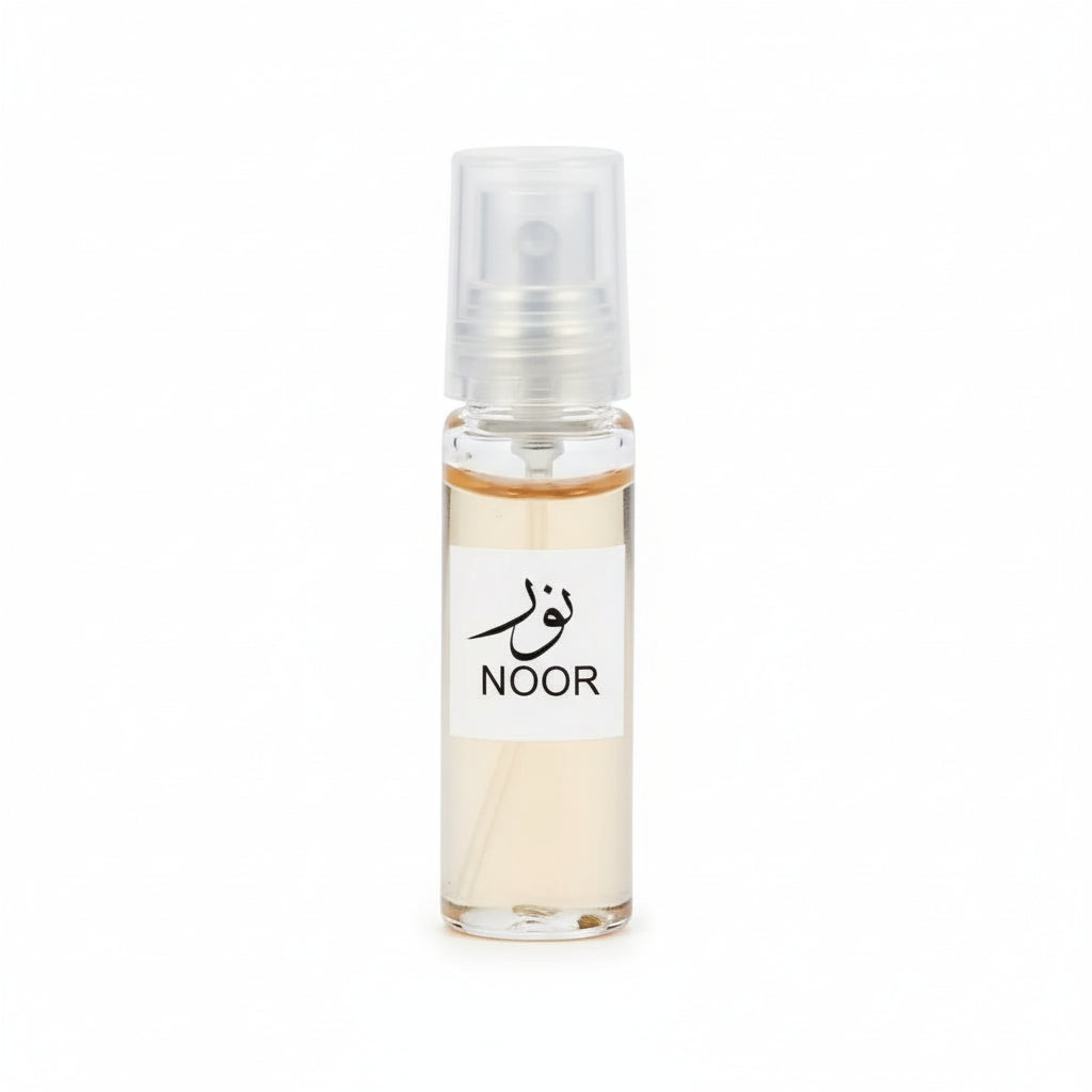 Gouden parfumfles met sierlijke details - Noor Riiffs, viacheslav, Спасибо, zaafaran mousuf, sillage longevity